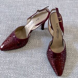 ST. JOHN - 7.5 - Made in Italy near new Burgundy Satin & Leather sling backs